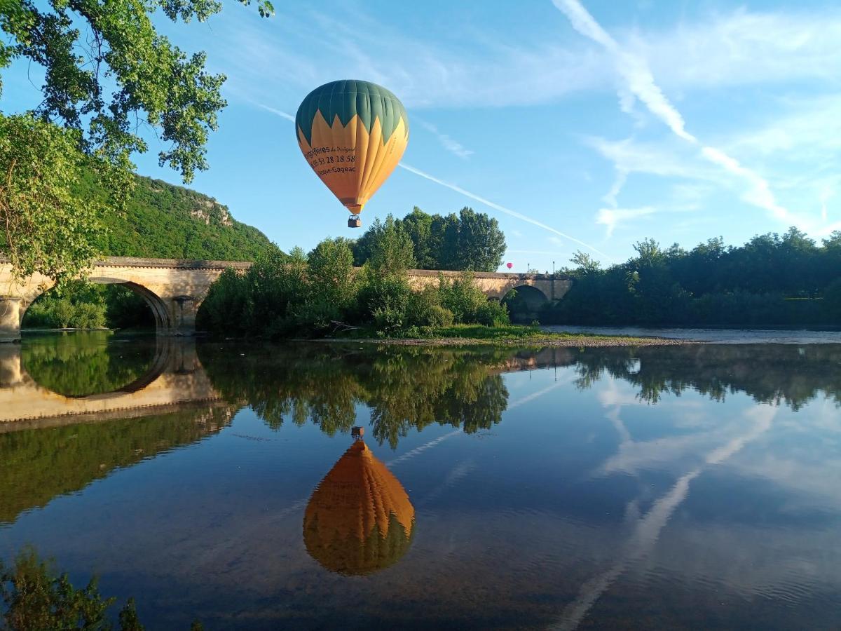 Au Pied Du Chateau - 5 A 11 Personnes - Baignade-canoe-piste Cyclable A 100 M Holiday home