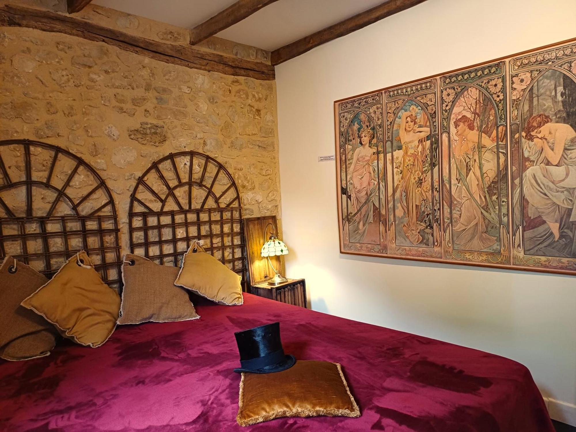 Holiday home Au Pied Du Chateau - 5 A 11 Personnes - Baignade-canoe-piste Cyclable A 100 M *
