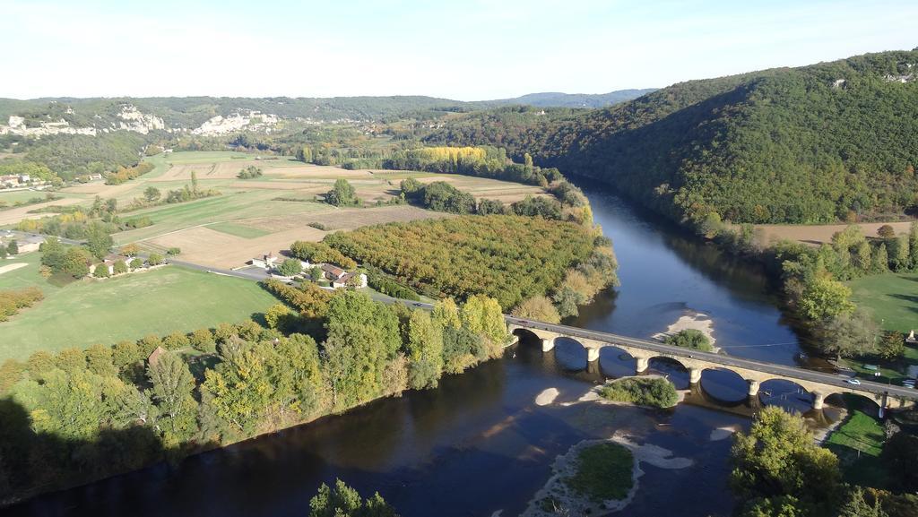 Au Pied Du Chateau - 5 A 11 Personnes - Baignade-canoe-piste Cyclable A 100 M Castelnaud La Chapelle
