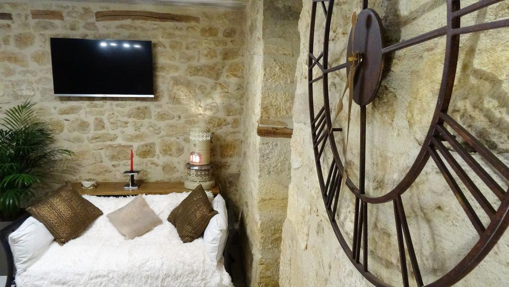 Au Pied Du Chateau - 5 A 11 Personnes - Baignade-canoe-piste Cyclable A 100 M Holiday home *
