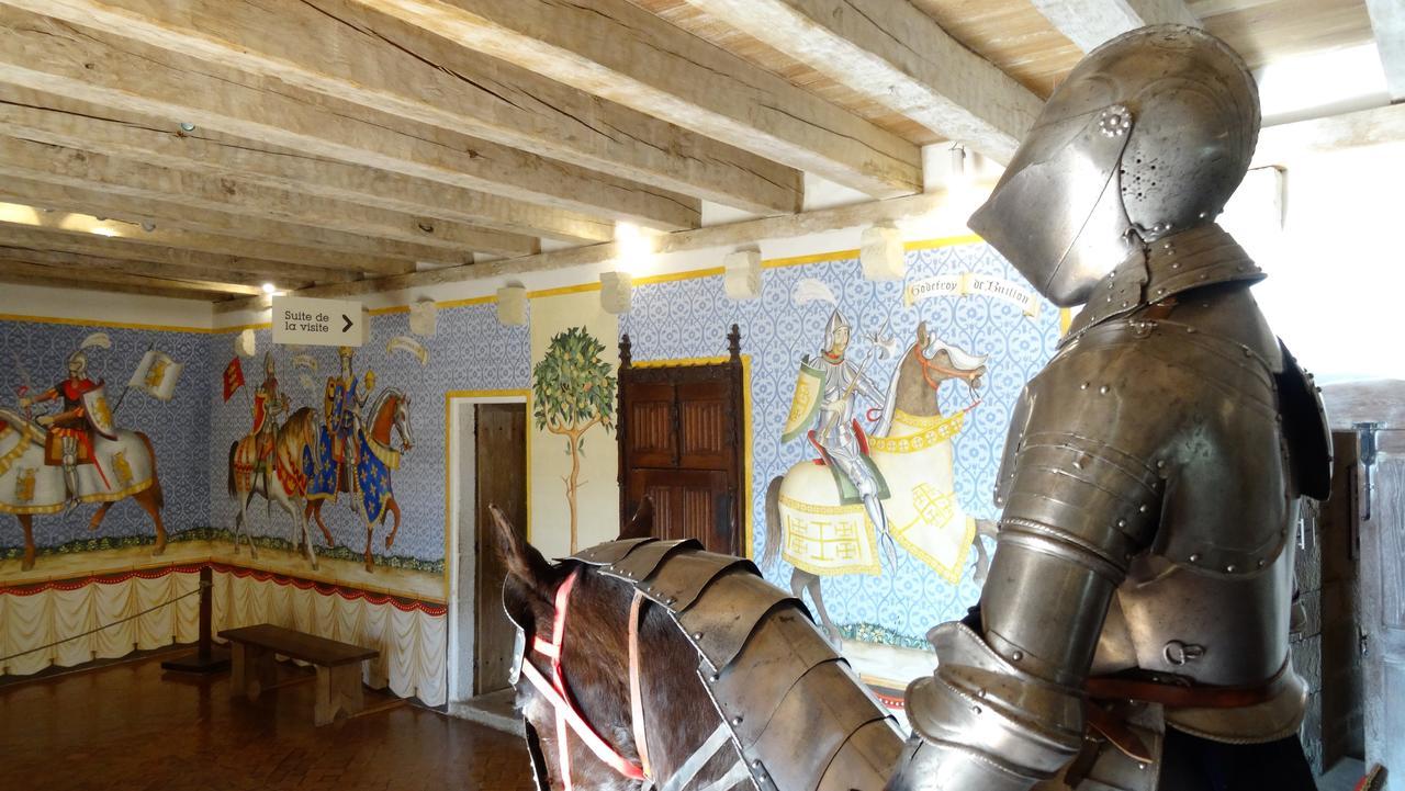 Au Pied Du Chateau - 5 A 11 Personnes - Baignade-canoe-piste Cyclable A 100 M Holiday home