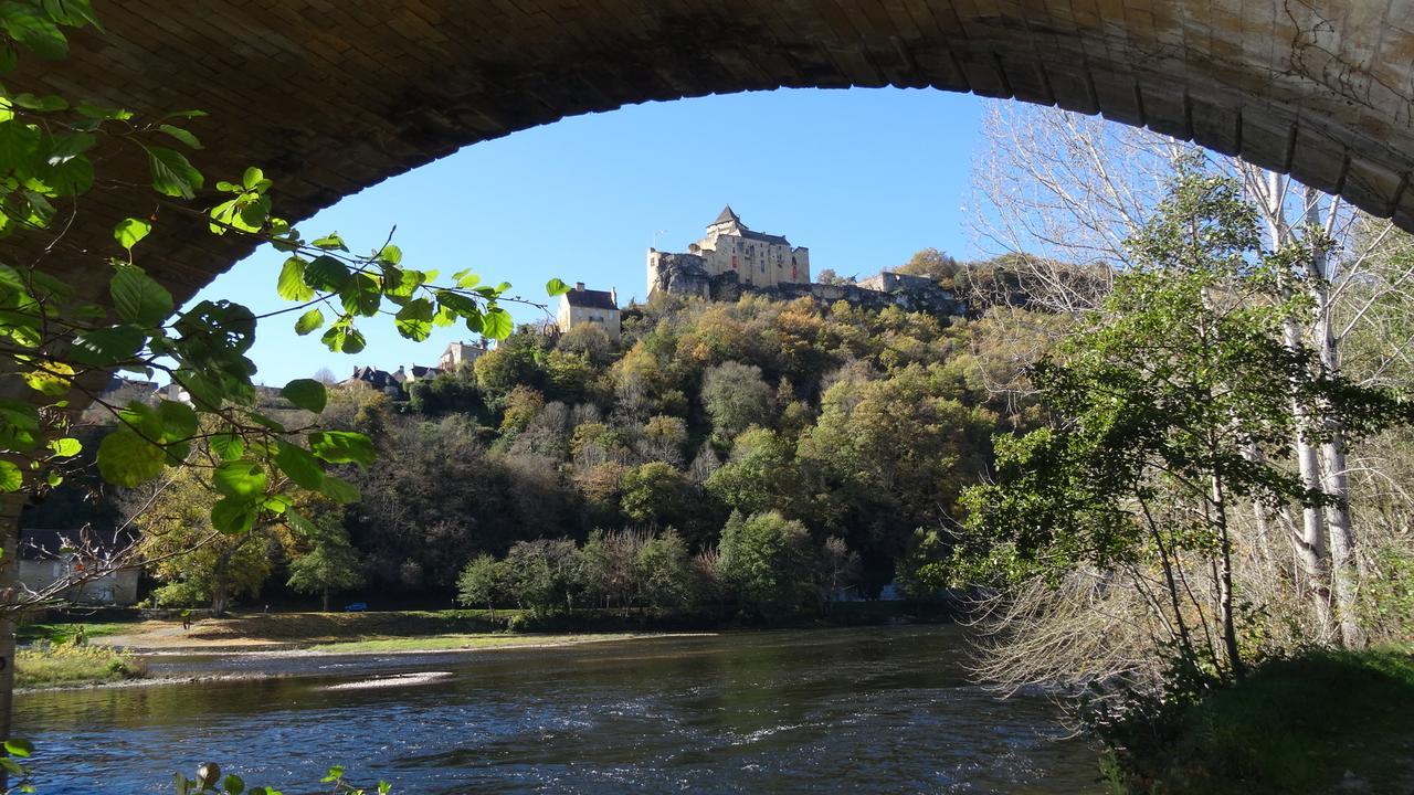 Au Pied Du Chateau - 5 A 11 Personnes - Baignade-canoe-piste Cyclable A 100 M * Castelnaud La Chapelle